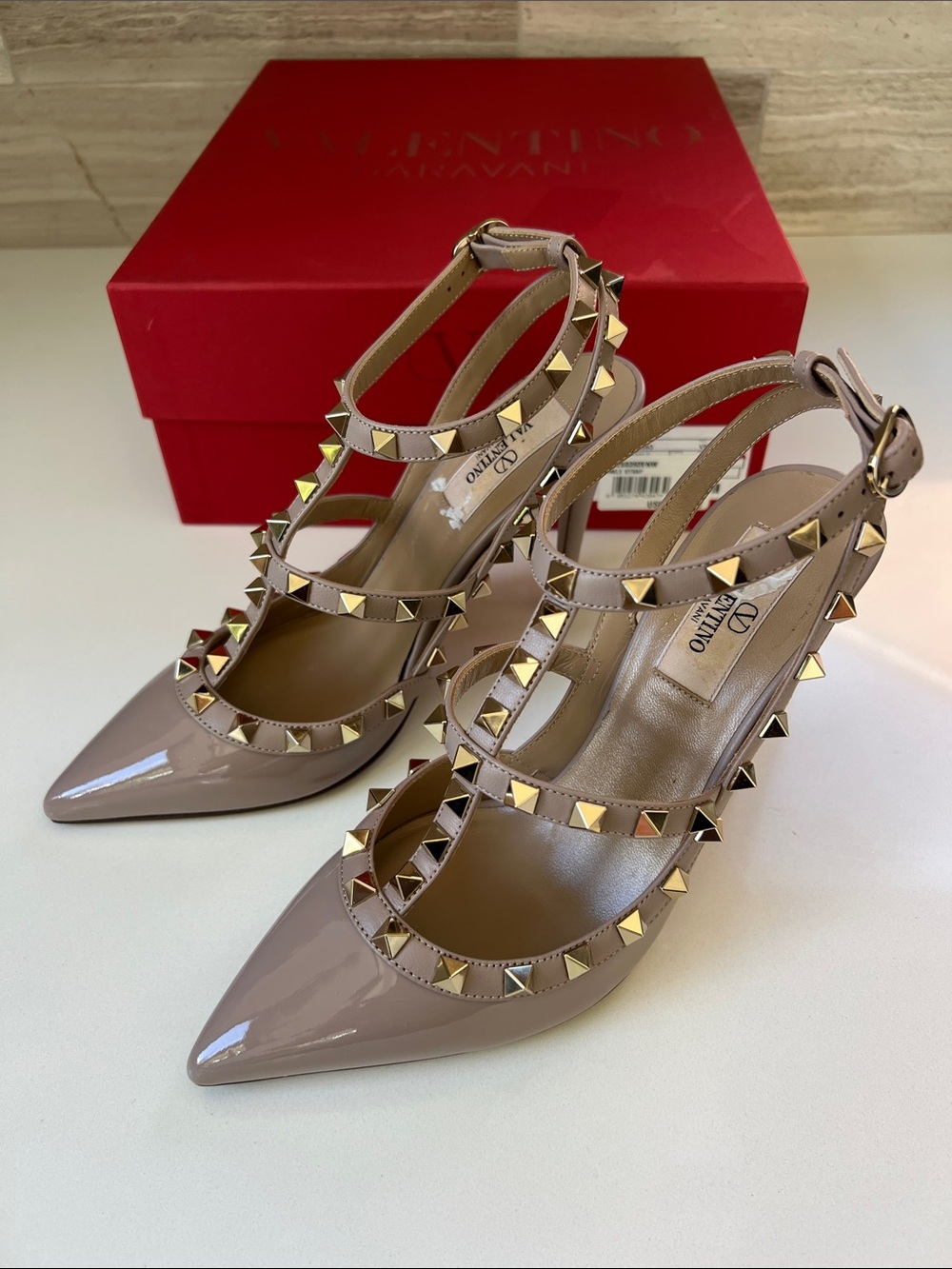 Valentino Garavani rockstud pointed toe patent leather strappy heels 36.5